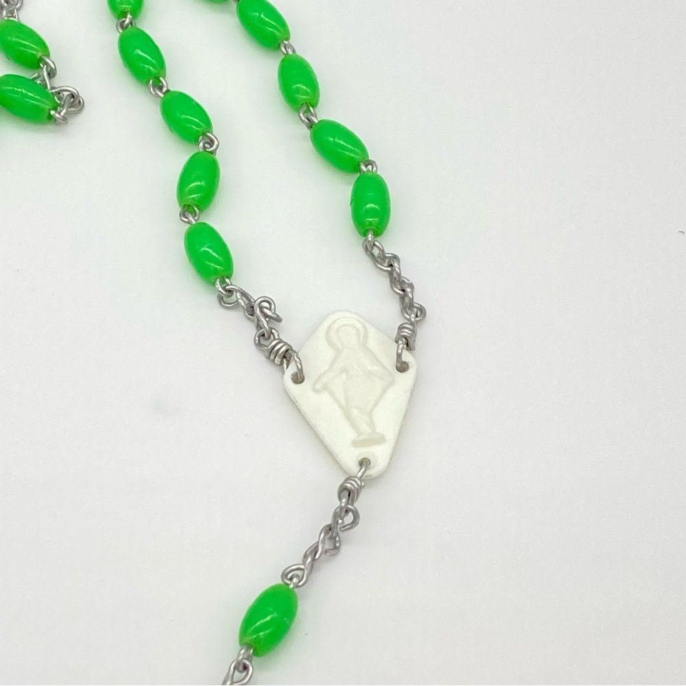 Green Beaded Rosary - Picture 4 of 5